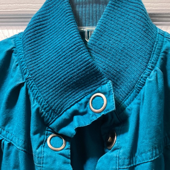 Miley Cyrus Max Azria Turquoise Jacket - Picture 4 of 8